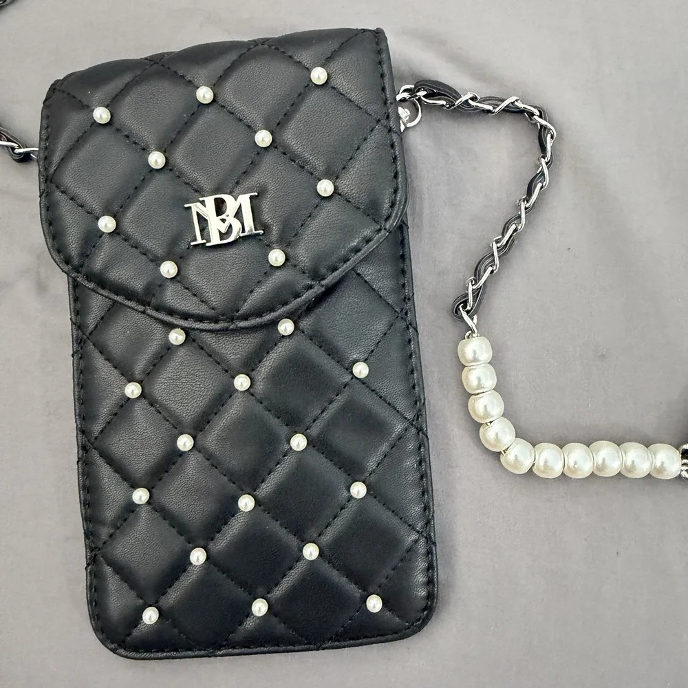 NWT Badgley Mischka Diamond Quilted Studded Pearls Crossbody Black Phone Case